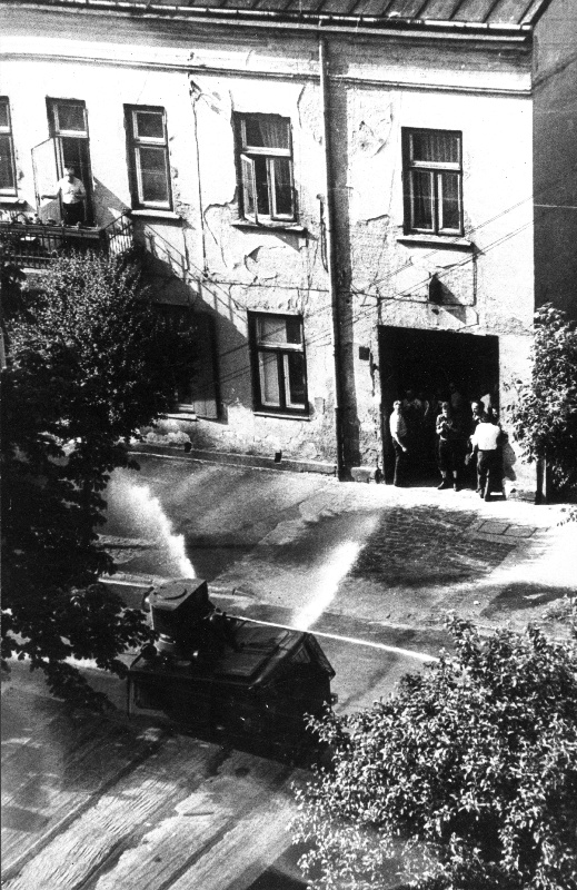 Walki uliczne w Radomiu (zdjęcia z ulic 1 Maja, Żeromskiego i przed gmachem KW PZPR)