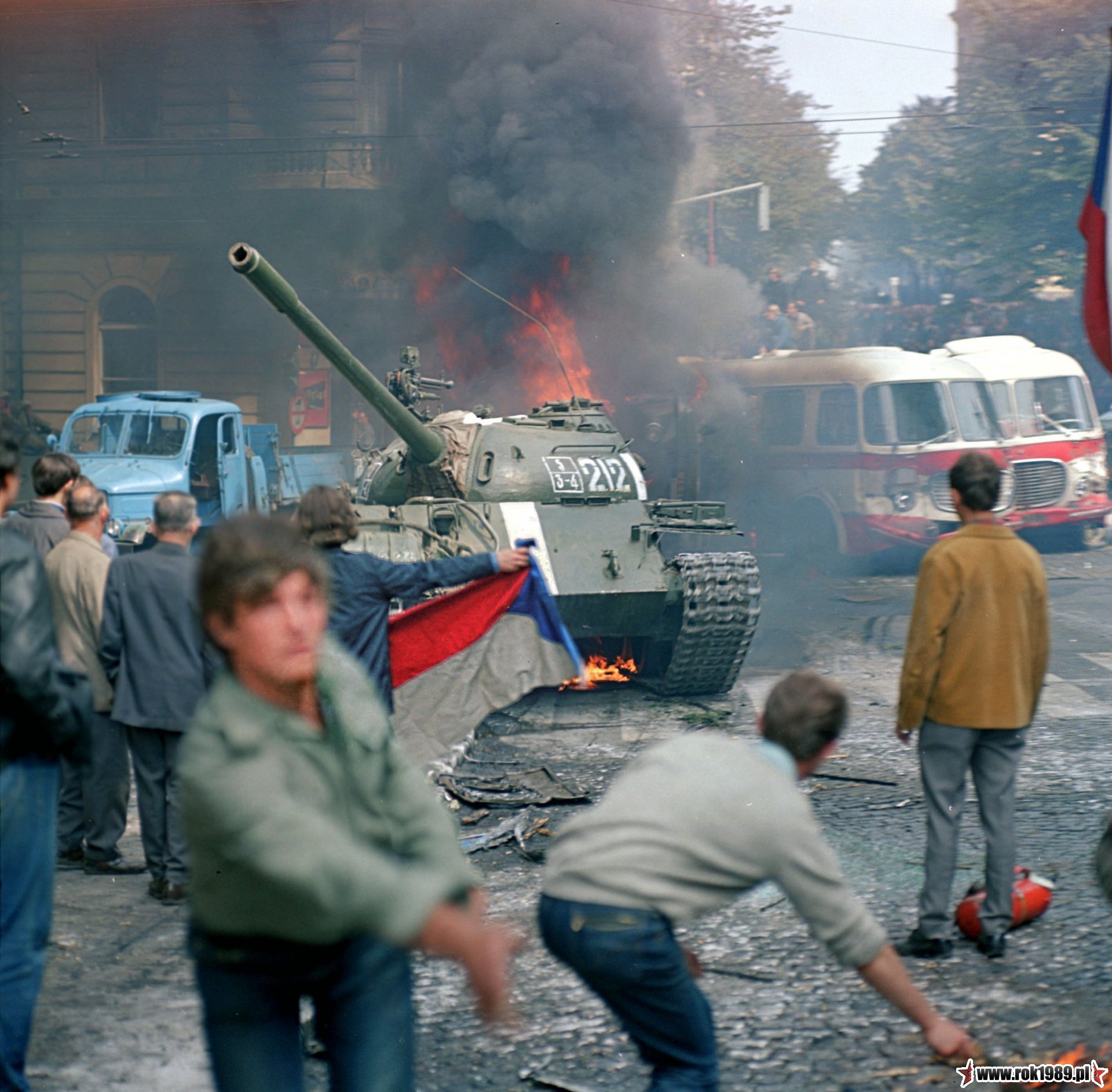 Wojska Układu Warszawskiego zniszczyły nadzieje Praskiej Wiosny. Praga 21 sierpnia 1968 (Libor Hajsky/REUTERS/FORUM)