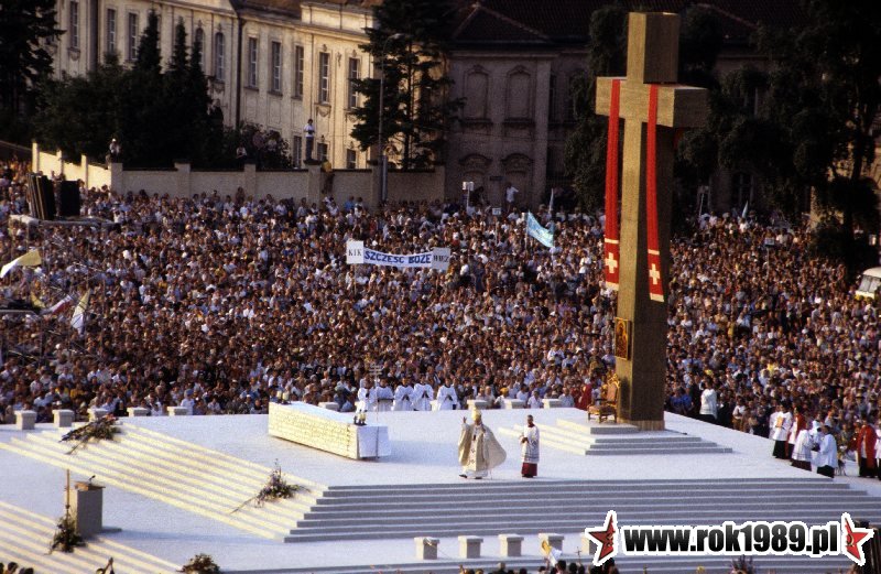 Dla Polaków pielgrzymka papieża Jana Pawła II do ojczystego kraju była znakiem nadziei, Warszawa 1979 (Chris Nidenthal/FORUM)