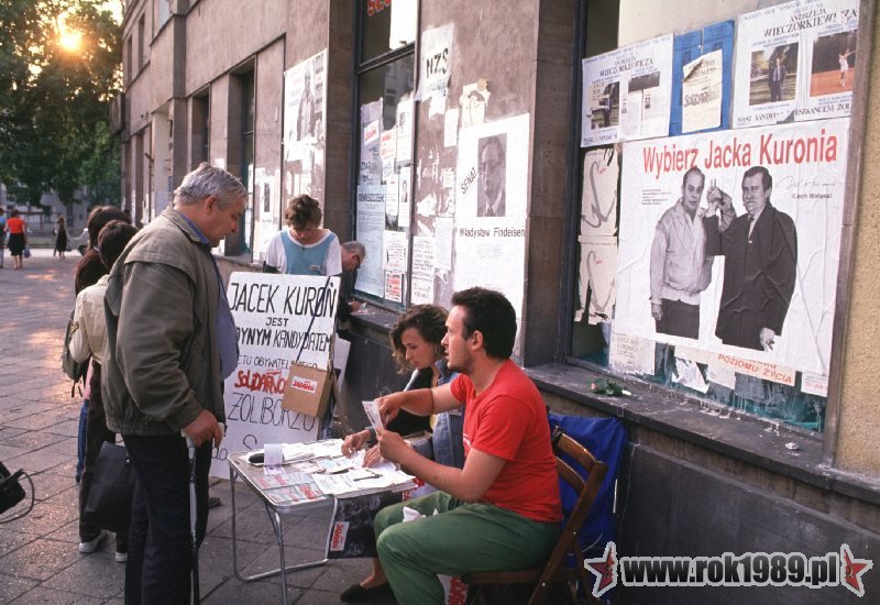 Przed wyborami 4 czerwca 1989 (Chris Niedenthal/FORUM)