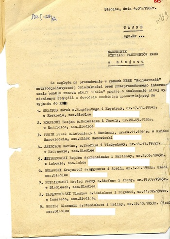 Pismo z dnia 4.01.1982 r. do Naczelnika Wydziału Paszportów o anulowanie wyjazdów zagranicznych do krajów demokracji ludowej i internowaniu (k. 269)