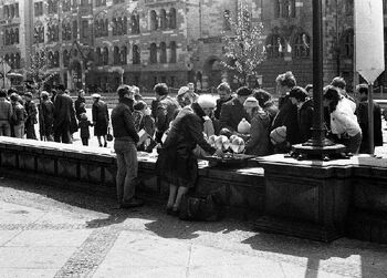 Plac Adama Mickiewicza podczas budowy pomnika Czerwca 56