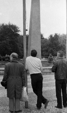 Plac Adama Mickiewicza w dniu budowy pomnika Czerwca 56