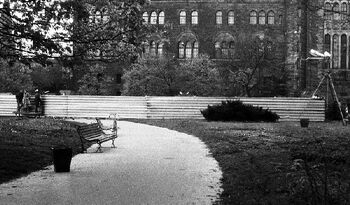 Park przy Placu Adama Mickiewicza w dniu budowy pomnika Czerwca 56