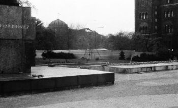 Plac Adama Mickiewicza w dniu budowy pomnika Czerwca 56