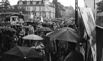 Pochód towarzyszący transportowi pomnika Czerwca 56 z HCP na Plac Adama Mickiewicza