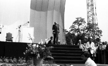 Stanisław Matyja podczas uroczystości odsłonięcia pomnika Czerwca 56