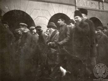 Gliwice, Rynek, uczestnicy manifestacji studenckiej z dnia 11-03-1968 r.