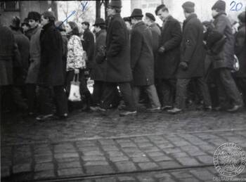 Gliwice, ul. M. Strzody, zdjęcie uczestników manifestacji studenckiej z dnia 11-03-1968 r.