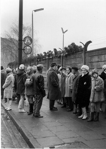 Strajk w stoczni im. Adolfa Warskiego. Grudzień 1970 r. (fot. Stefan Cieślak)