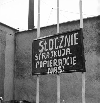 Strajk w stoczni im. Adolfa Warskiego. Grudzień 1970 r. (fot. Maciej Jasiecki)