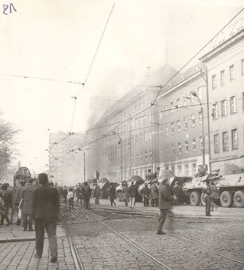 Transportery opancerzone Skot na pl. Żołnierza Polskiego, 17.12.1970 r.