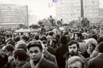 Demonstranci na pl. Żołnierza Polskiego. 17.12.1970 r.
