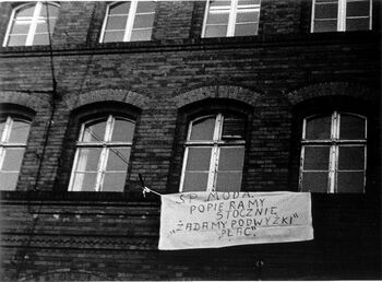 Ze stocznią solidaryzowały się liczne zakłady pracy. Grudzień 1970 r.