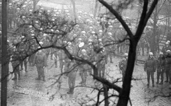 Oddział milicji na Podwalu Grodzkim, niedaleko KW PZPR, 14 lub 15.12.1970 r.