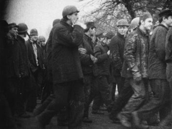 Stoczniowcy idący pod dyrekcję Stoczni Gdańskiej im. Lenina, 18.01.1971 r.