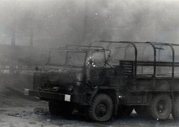 Spalona ciężarówka, prawdopodobnie na Podwalu Grodzkim, 15.12.1970 r.