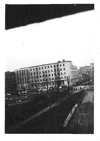 Kolumna czołgów przy Prezydium MRN (ob. Urząd Miasta), przy al. Czołgistów (ob. Marszałka Piłsudskiego), 19 lub 20.12.1970 r. (fot. Edward Nesterowicz)
