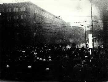 Demonstranci na ul. Hucisko w Gdańsku, 15 grudnia 1970 r.