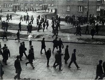Demonstranci na ul. Śląskiej w Gdyni, 17 grudnia 1970 r.