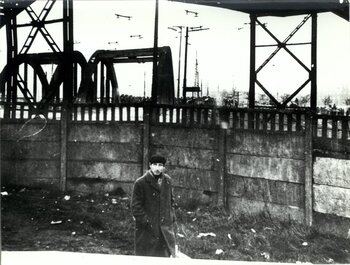 Kordon milicji na wiadukcie ul. Juliana Marchlewskiego (ob. ul. Janka Wiśniewskiego) w Gdyni, 17 grudnia 1970 r.