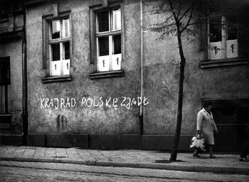 Napis na ul. Dworcowej w Bydgoszczy wiosną 1981 r.