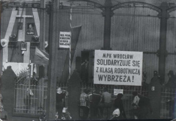 Strajk solidarnościowy z robotnikami Wybrzeża w Zajezdni autobusowej MPK nr VII przy ul. Grabiszyńskiej, gdzie w dniach 26-31 sierpnia działał Międzyzakładowy Komitet Strajkowy