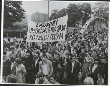 Marsz „Uwolnić więźniów politycznych” 25 V 1981 – DŻS, ZNiO, fot. T. Drankowski