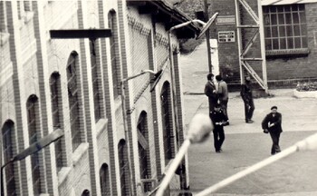 KWMO Elbląg, brama Zamech II” Elbląg przy ul. Grunwaldzkiej 25.08.1980 r.,