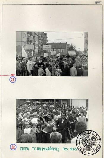 Wiec w Koninie (1 sierpnia 1981 r.) zorganizowany przez Solidarność, tablice poglądowe z fotografiami wykonanymi przez SB