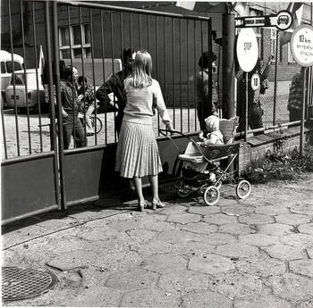 Brama Stoczni Remontowej „Parnica” przy ul. Gdańskiej w Szczecinie. Sierpień 1980 r.- zdj. Zbigniew Wróblewski