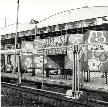Stocznia Remontowa „Parnica” przy ul. Gdańskiej w Szczecinie. Sierpień 1980 r.- zdj. Zbigniew Wróblewski