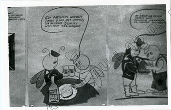 Fotografia (SB) plakatów wywieszanych na budynku Zarządu Regionu Środkowo-Wschodniego w Lublinie ul. Królewska