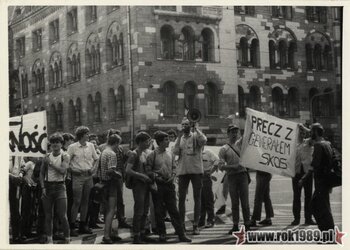 Zdjęcie z manifestacji z 22.06.1989 r. na ul. Św. Marcina w Poznaniu #2