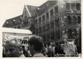 Zdjęcie z manifestacji z 22.06.1989 r. na ul. Św. Marcina w Poznaniu #5