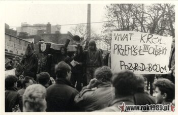 Zdjęcie z manifestacji z 15.03.1989 r. w okolicach Dworca PKS w Poznaniu
