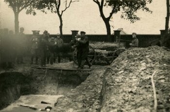 Pochówek osób rozstrzelanych na rynku w Kościanie 2 października 1939 r.