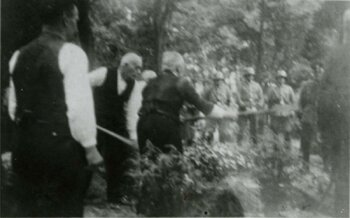 Pochówek Polaków rozstrzelanych przez Niemców w Parku Miejskim w Kościanie