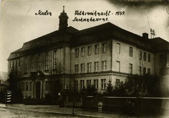Budynek szkolny w Kościanie, w 1939 r siedziba gestapo, później koszary wojskowe.