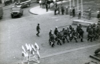 Zamieszki przy Pomniku Walki i Męczeństwa Ziemi Bydgoskiej na rynku miasta w Bydgoszczy w 1982 r.
