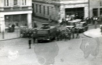 Zamieszki przy Pomniku Walki i Męczeństwa Ziemi Bydgoskiej na rynku miasta w Bydgoszczy w 1982 r.